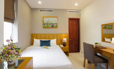标准大床房 — Golda Hotel