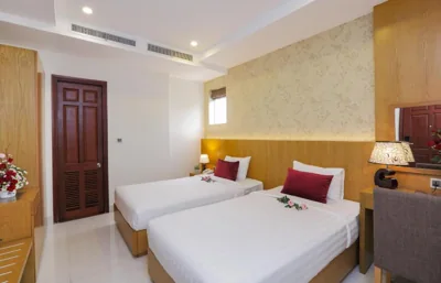 高级双床房 — Golda Hotel